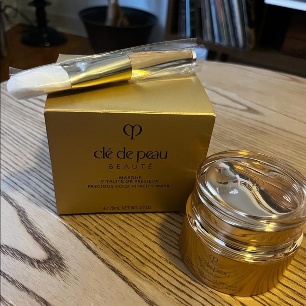 Clé de Peau Gold Radiance Mask - Picture 3 of 7